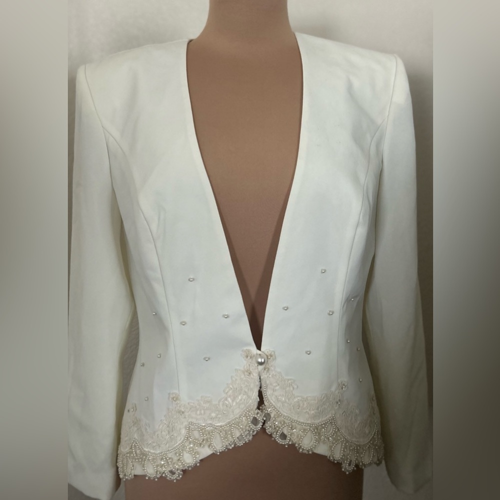 Chic White Women's Blazer with Lace Detail